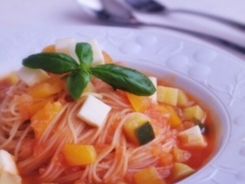トマトジュースで冷製スープパスタ